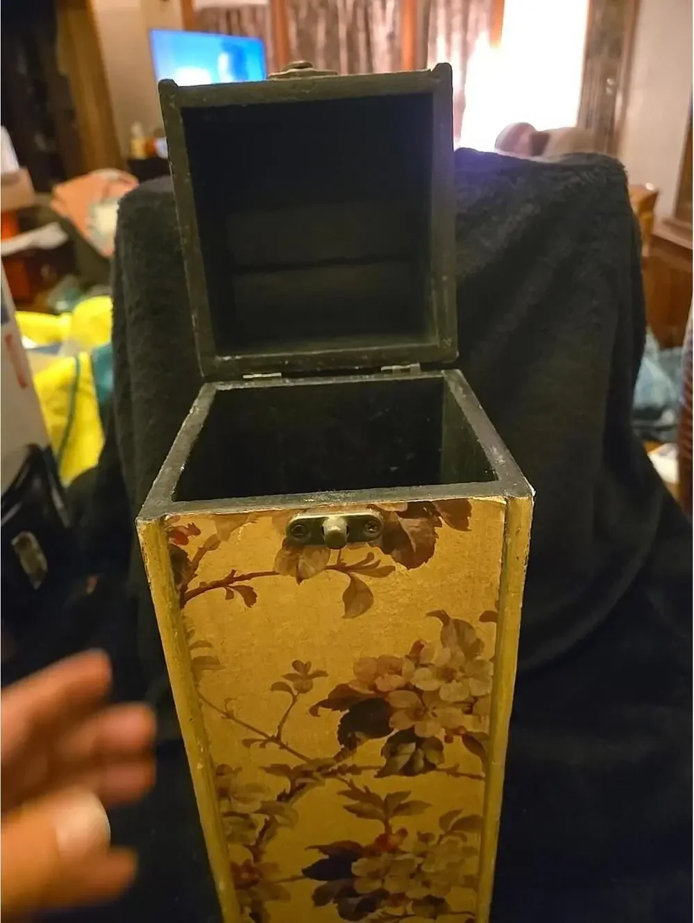 wooden wine box with lid